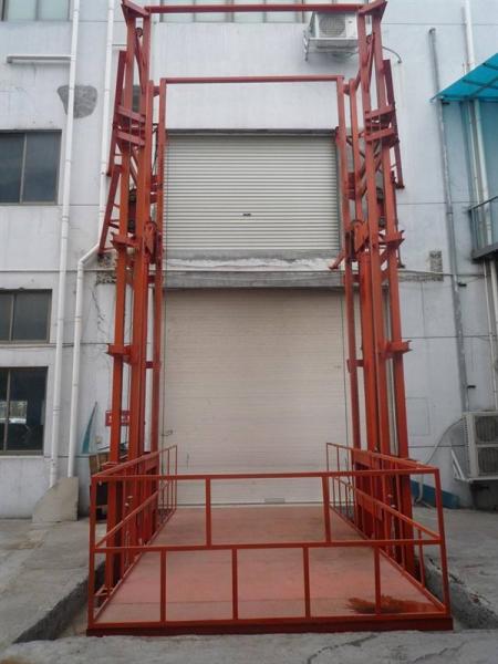 導軌式升降貨梯8（導軌式升降貨梯鋼絲繩維護）