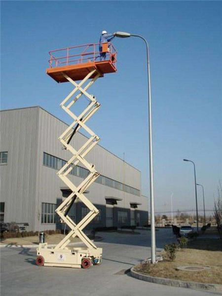 自行走升降機(jī)4（自行走升降機(jī)怎么啟動）