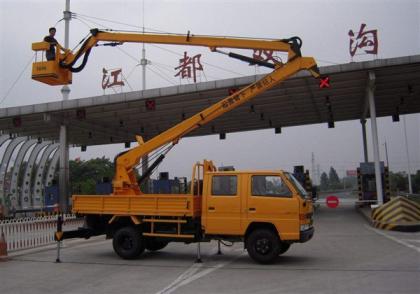 曲臂式升降機5（曲臂式升降機的多少錢）