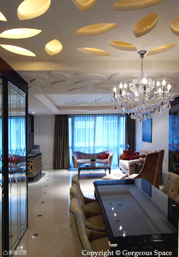 導(dǎo)軌式升降機廠家及如何維護保養(yǎng)導(dǎo)軌式升降機