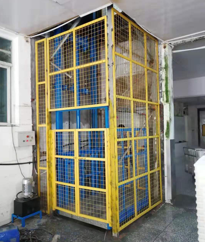 導軌式升降貨梯是特種設備嗎_導軌式升降貨梯介休如何設計_建筑貨梯軌道升降機