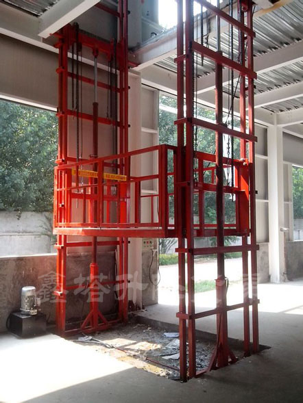 有地坑的導軌式升降貨梯