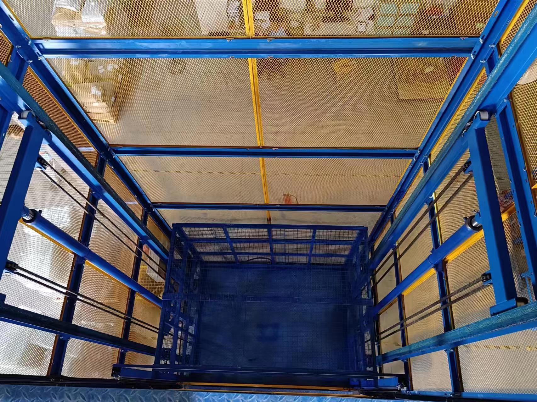 液壓升降機貨梯深圳惠州東莞_固定式液壓升降平臺貨梯設計安裝維修_廠房升降貨梯漳州市如何安裝