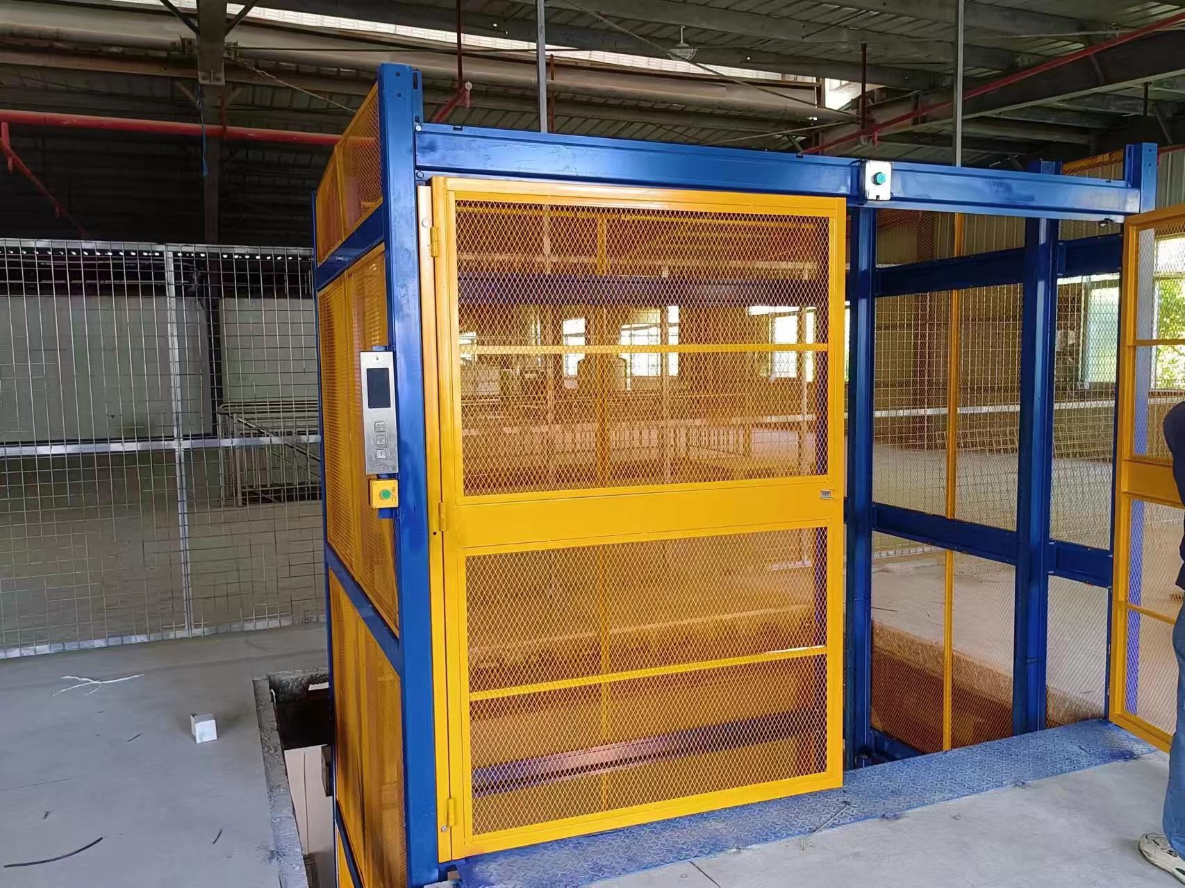 固定式液壓升降平臺貨梯設計安裝維修_廠房升降貨梯漳州市如何安裝_液壓升降機貨梯深圳惠州東莞