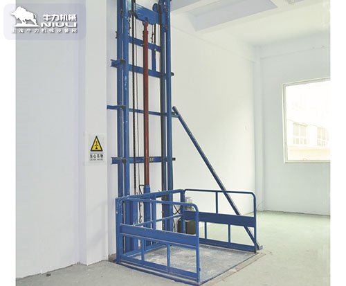 單體導軌式升降機平臺