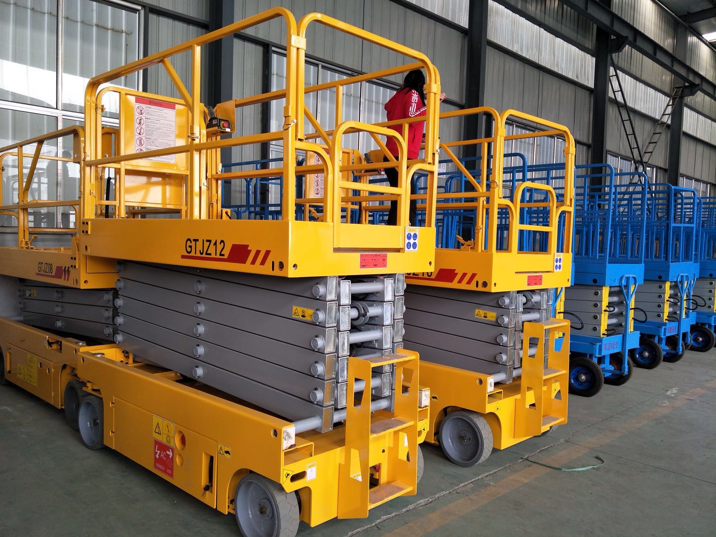 常用液壓升降貨梯介紹